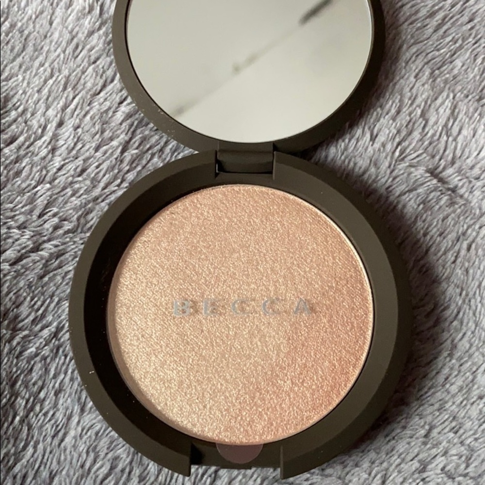 BECCA Shimmering SkinPerfector Pressed Highlighter